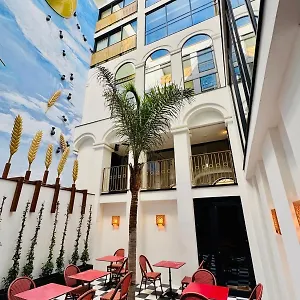 Hotel Divino &
